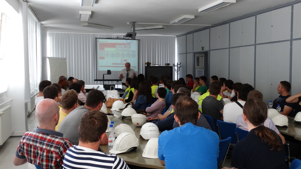 Horvátországból érkezett az az 54 mérnökhallgató és két professzoruk a Duna-Dráva Cement Kft. Beremendi Gyárába, akik 2015. május 7-én gyárlátogatás során ismerkedtek meg a cementgyártás korszerű és fenntartható technológiájával.